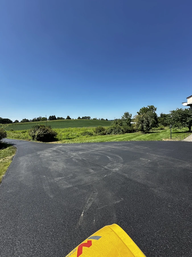 Commercial asphalt parking lot paving project